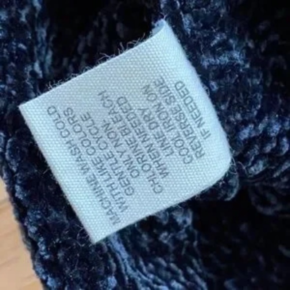 NWT No Comment NY & LA Gigi Mock Neckline Chenille Cutout Choker Sweater Size L - Picture 8 of 11